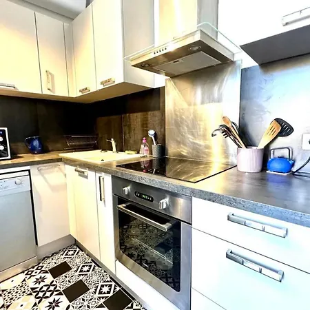 Spacious Cocoon Close To The Appartement