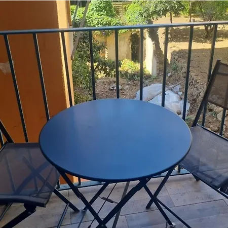 Spacious Cocoon Close To The *