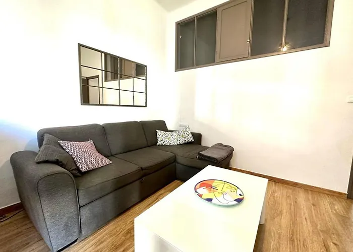 Appartement Spacious Cocoon Close To The