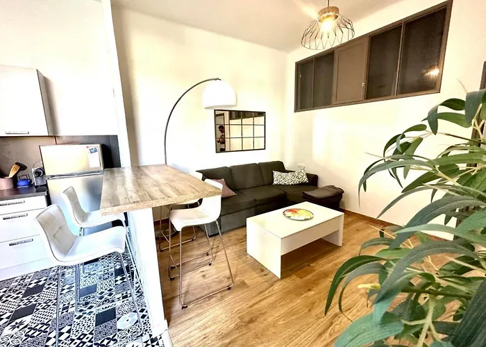 Spacious Cocoon Close To The Appartement