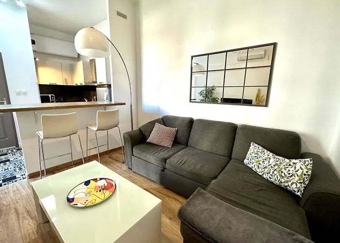 Spacious Cocoon Close To The Appartement