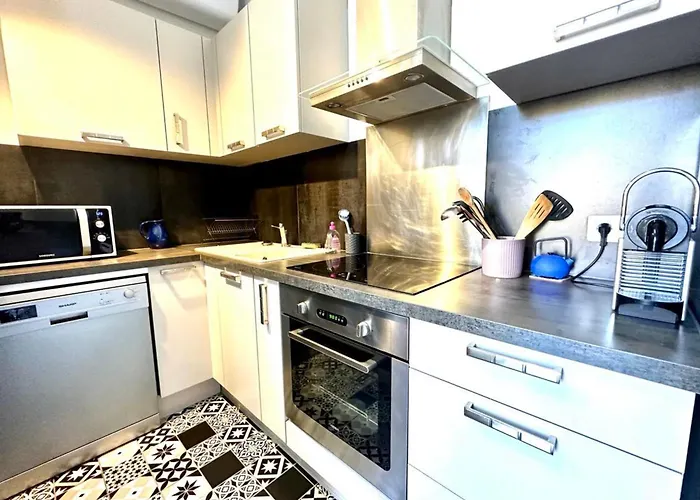 Spacious Cocoon Close To The Appartement